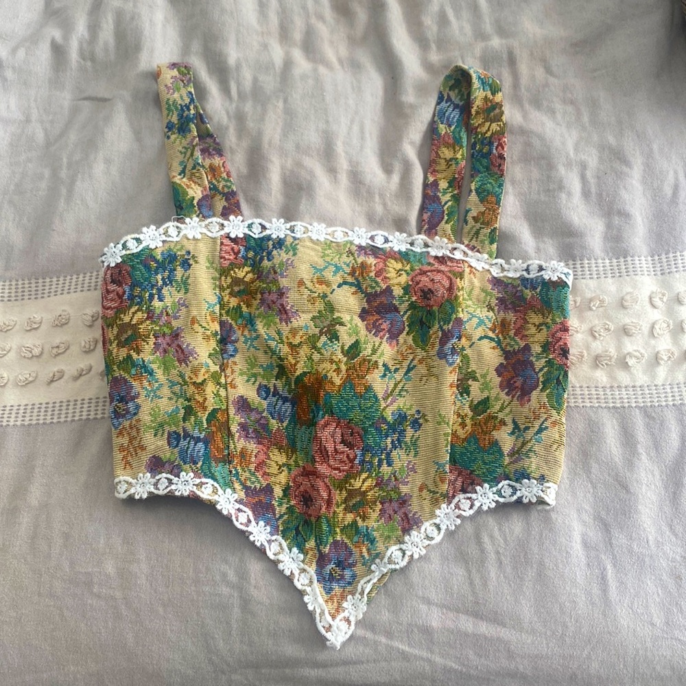 Lace detail floral top